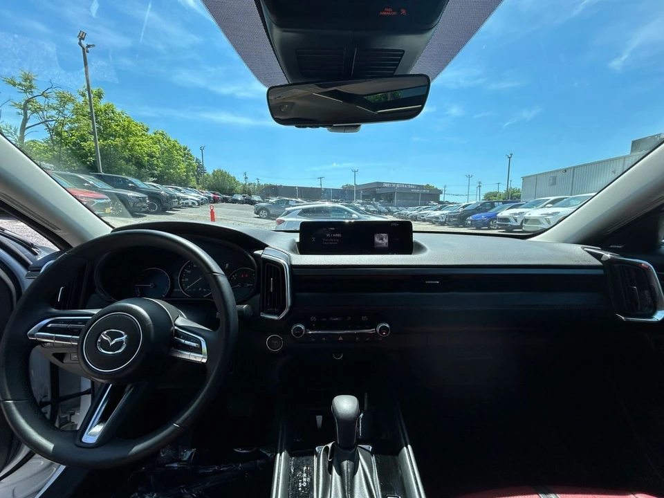 2025 Mazda CX-50 - Image 27 of 31