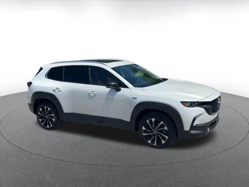 2025 Mazda CX-50 - Image 2 of 31