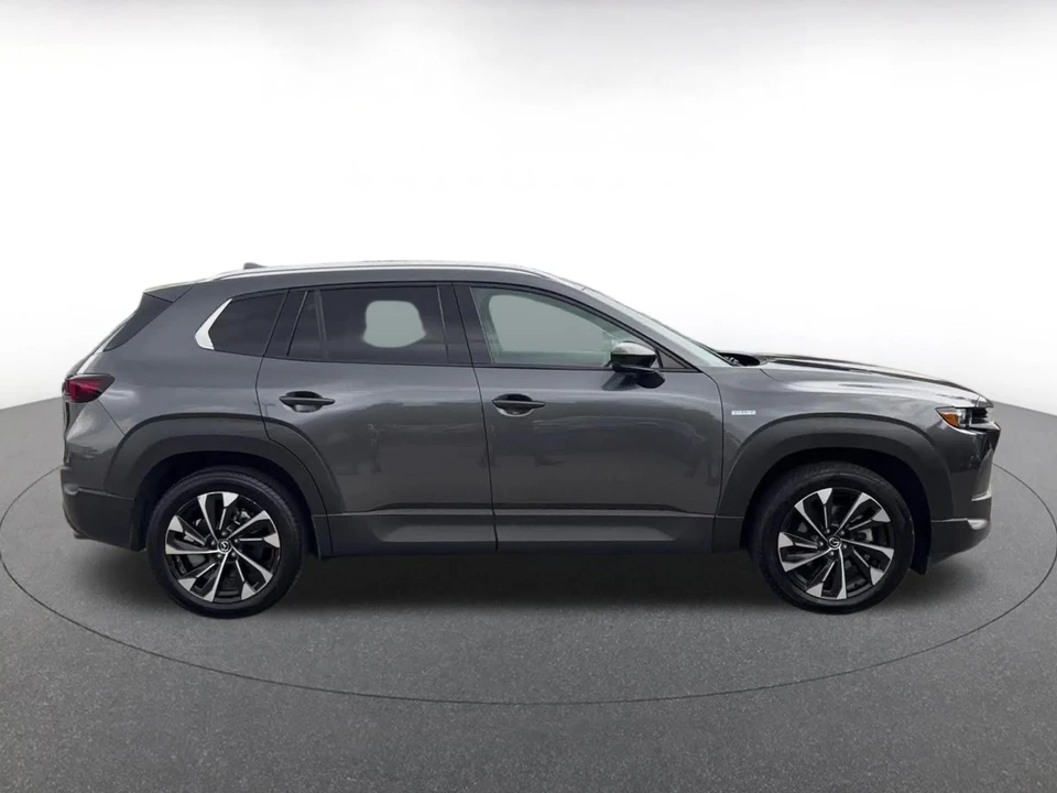 2025 Mazda CX-50 - Image 15 of 31