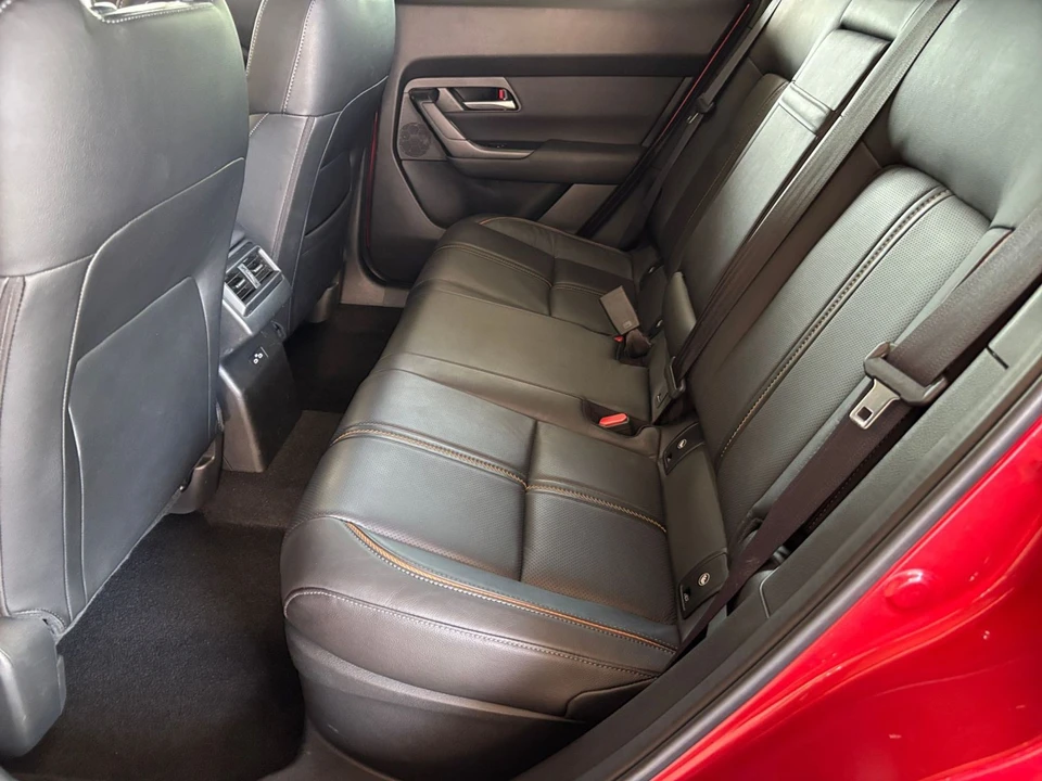 2025 Mazda CX-50 - Image 24 of 31