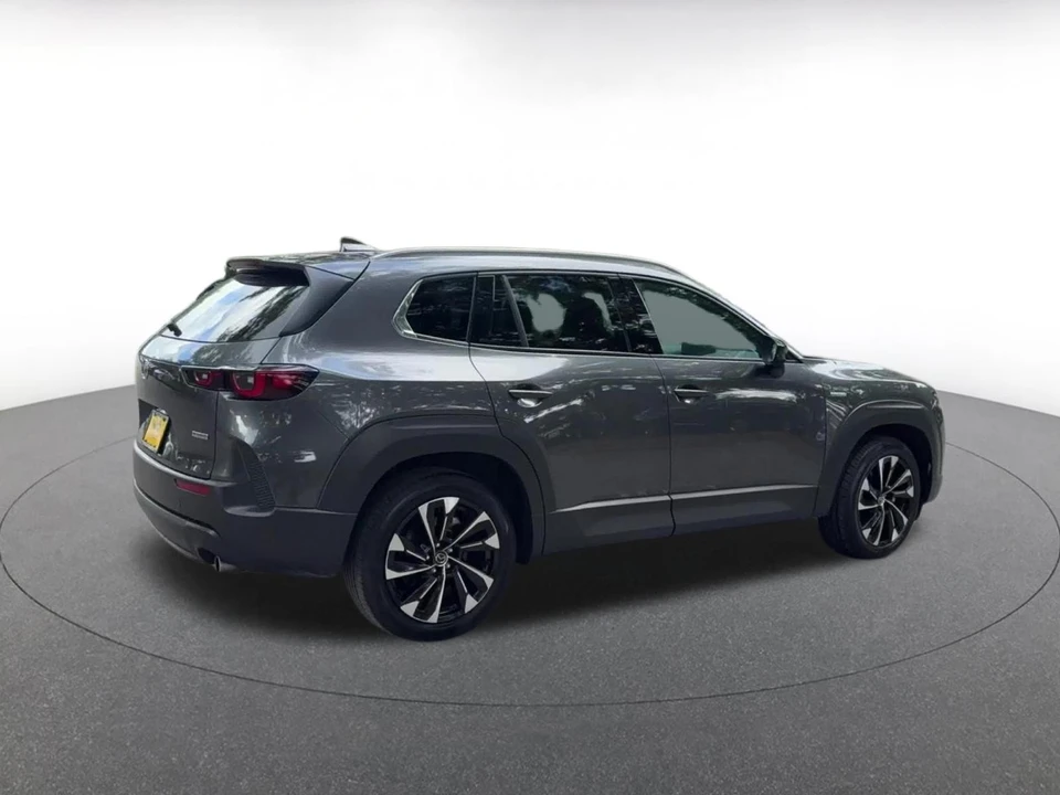 2025 Mazda CX-50 - Image 17 of 31