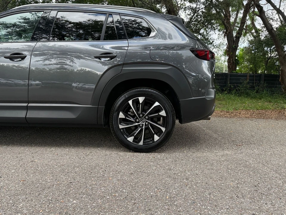 2025 Mazda CX-50 - Image 12 of 31