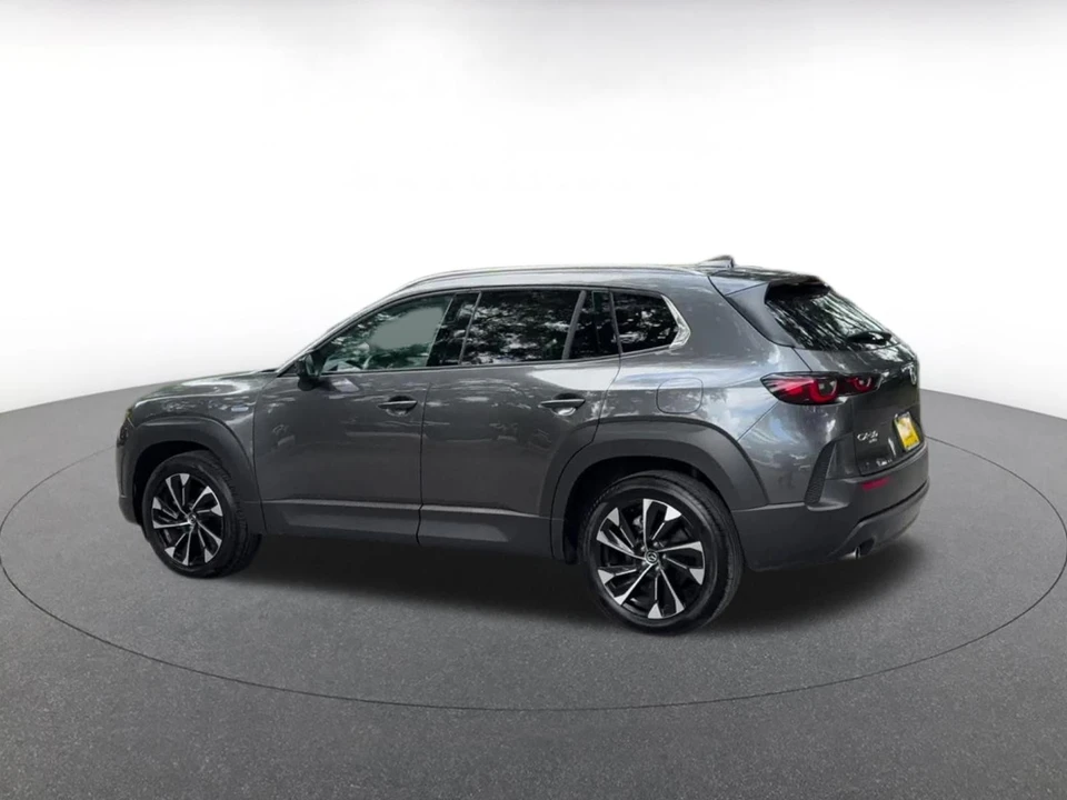 2025 Mazda CX-50 - Image 13 of 31