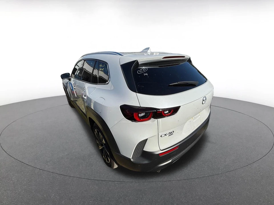2025 Mazda CX-50 - Image 5 of 10