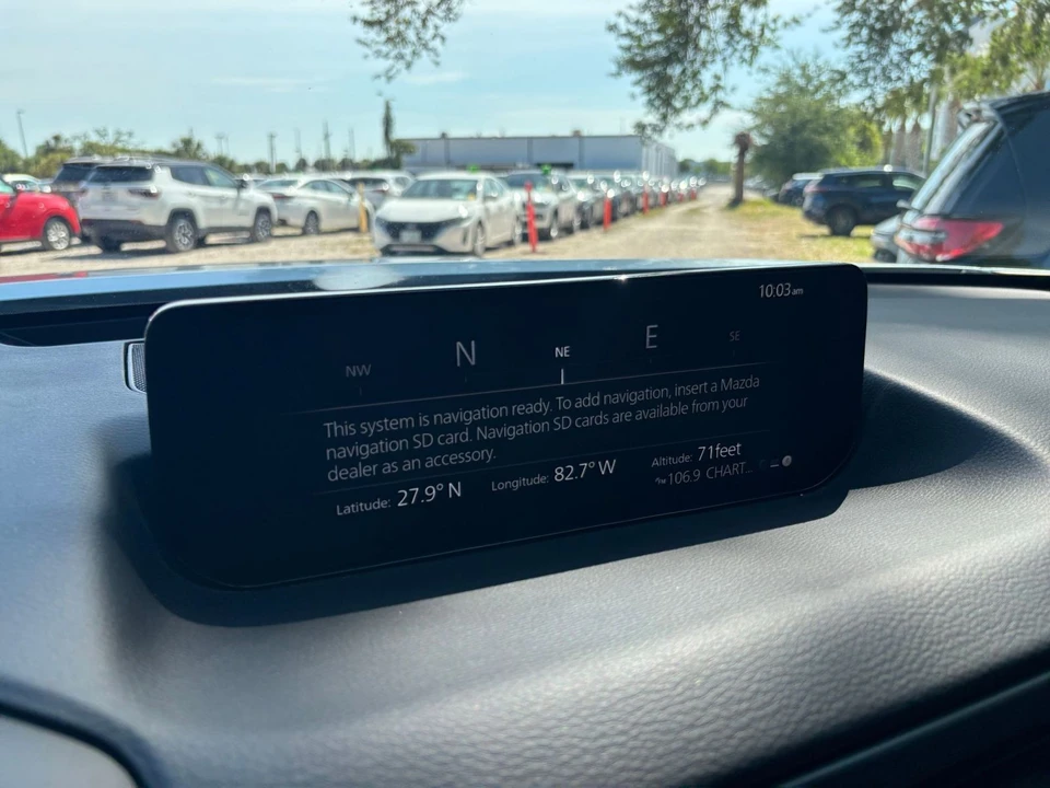 2025 Mazda CX-50 - Image 18 of 31