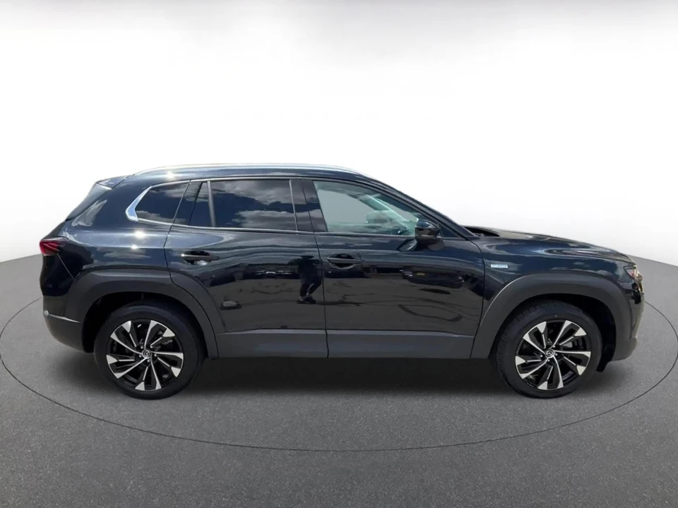 2025 Mazda CX-50 - Image 15 of 31