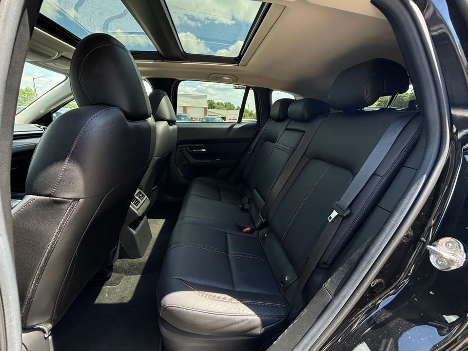 2025 Mazda CX-50 - Image 24 of 31