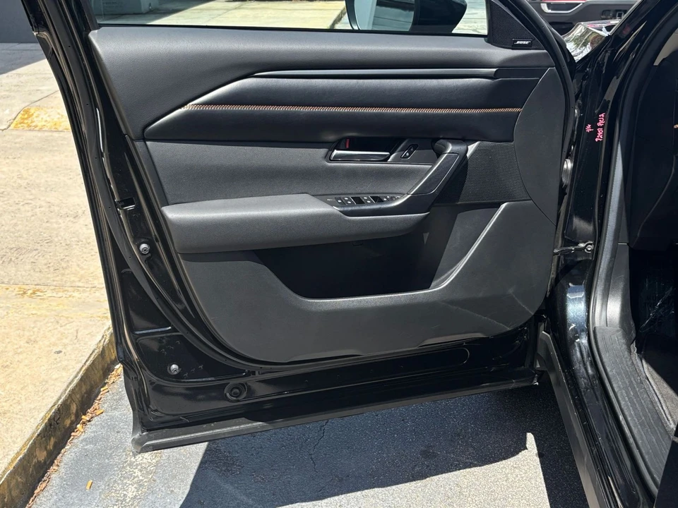 2025 Mazda CX-50 - Image 17 of 31
