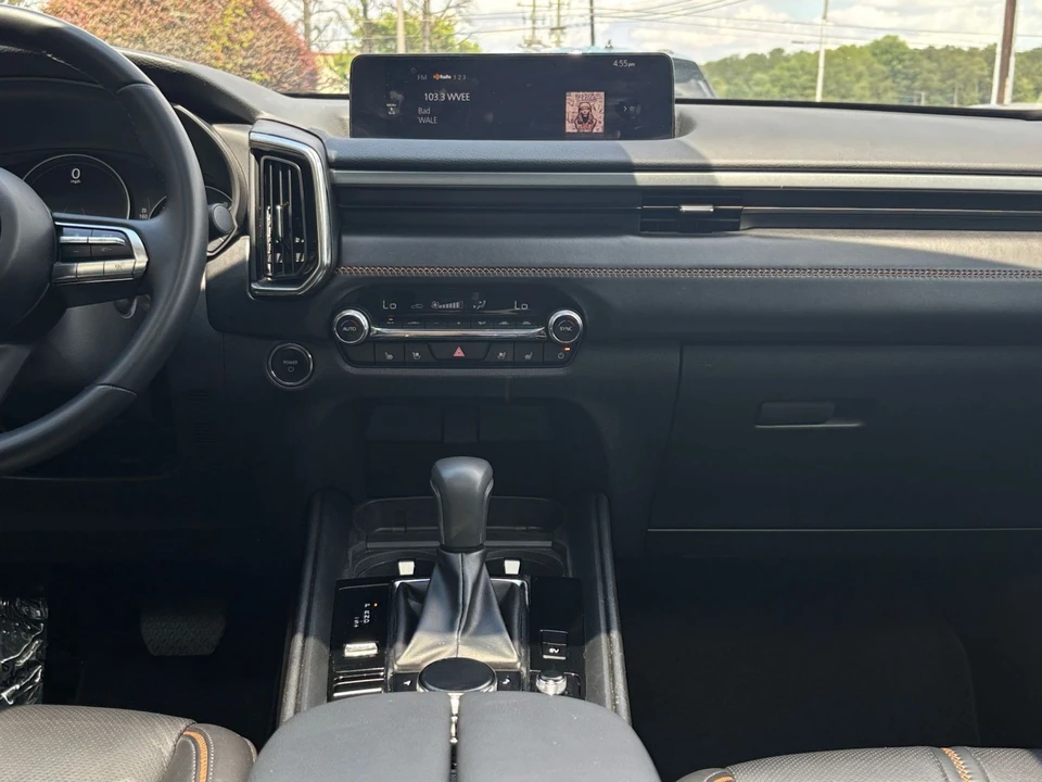 2025 Mazda CX-50 - Image 16 of 31
