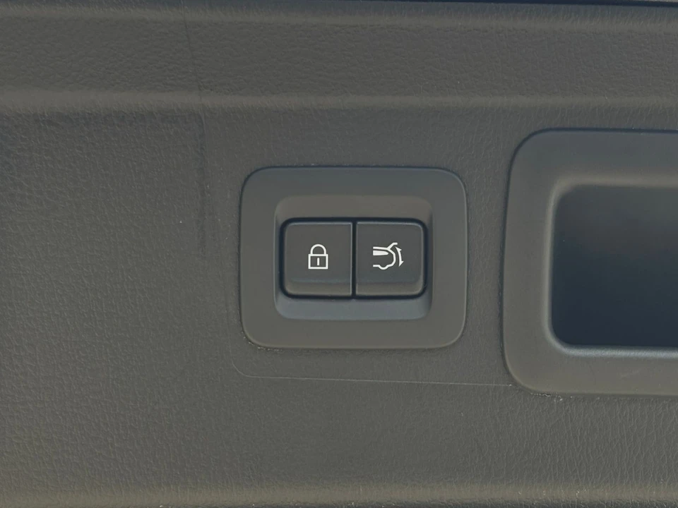 2025 Mazda CX-50 - Image 21 of 31