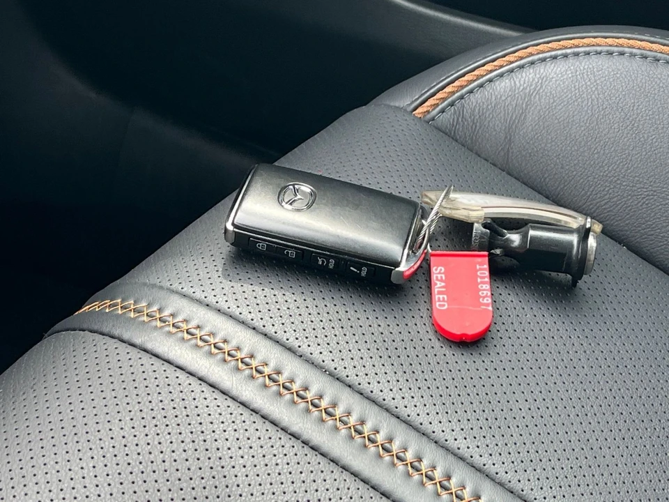 2025 Mazda CX-50 - Image 23 of 31