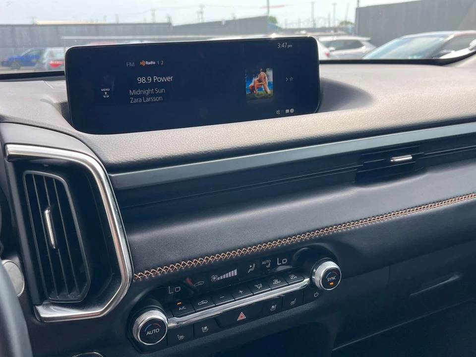 2025 Mazda CX-50 - Image 22 of 31