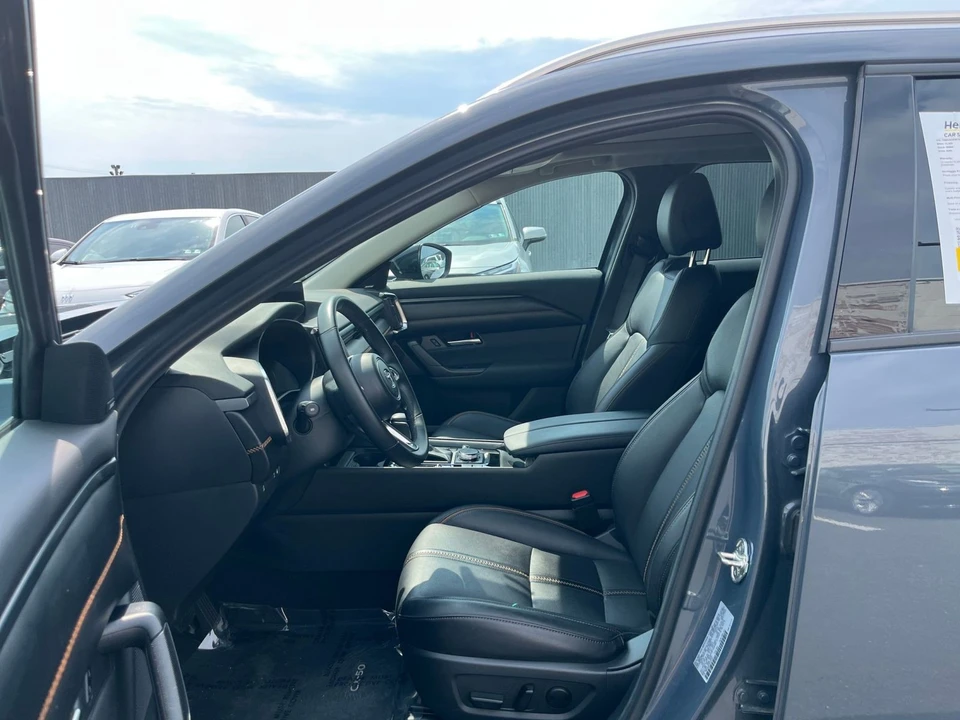 2025 Mazda CX-50 - Image 30 of 31