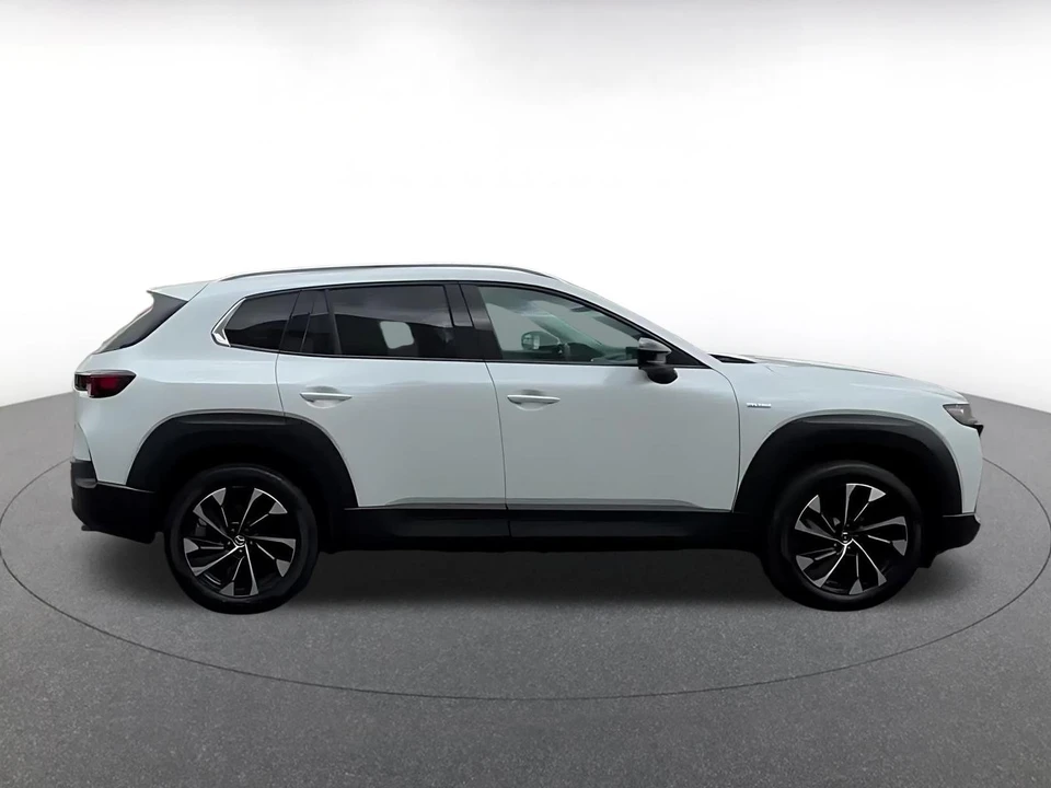 2025 Mazda CX-50 - Image 18 of 31
