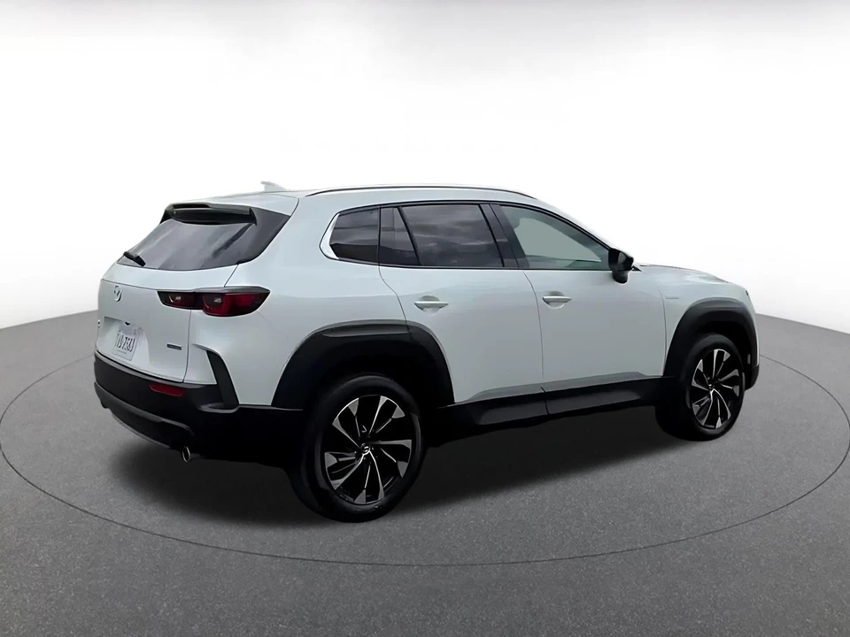 2025 Mazda CX-50 - Image 17 of 31