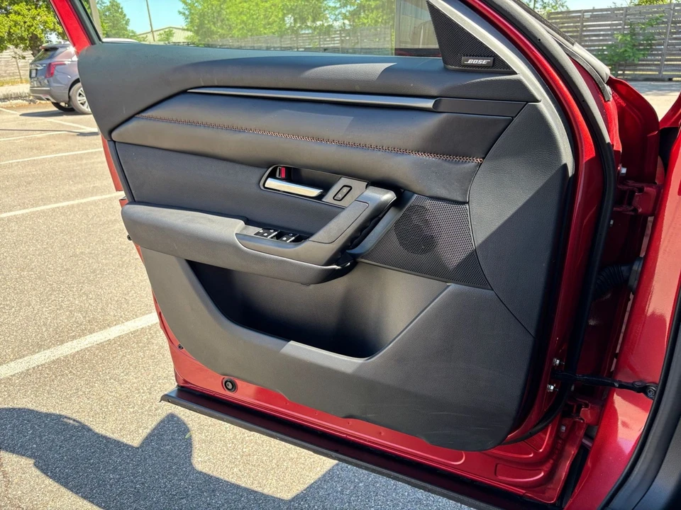 2025 Mazda CX-50 - Image 17 of 31