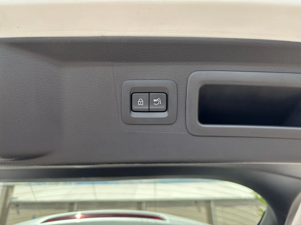 2025 Mazda CX-50 - Image 25 of 31