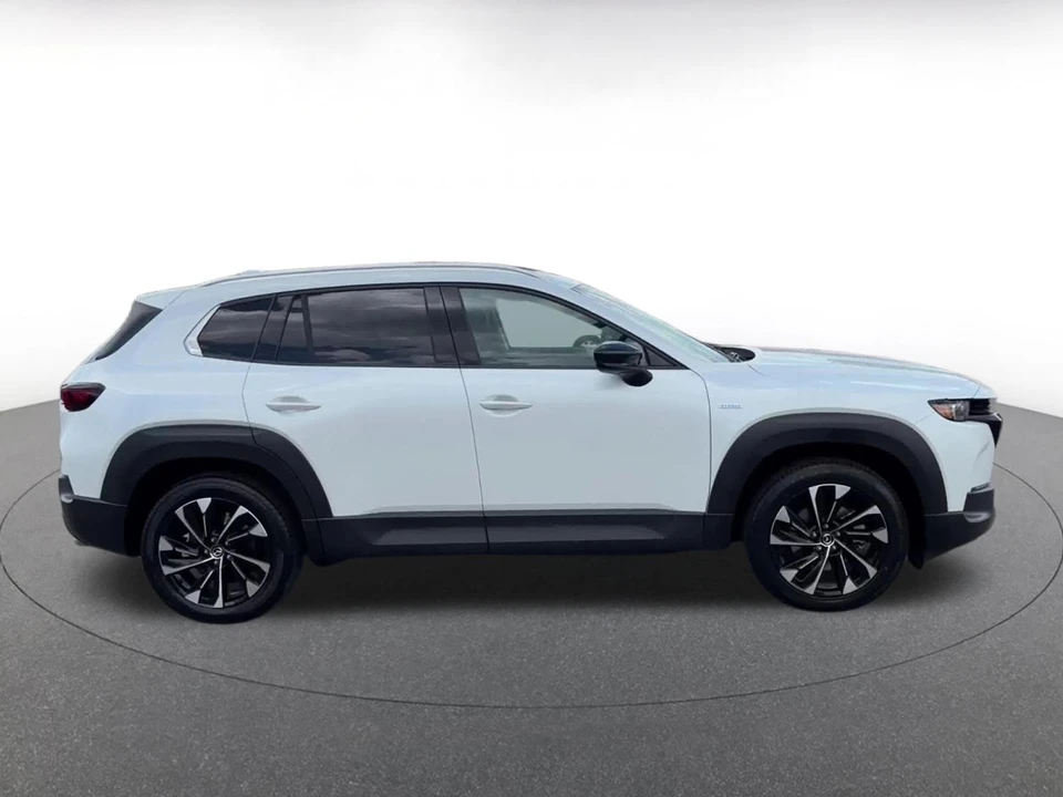 2025 Mazda CX-50 - Image 13 of 31