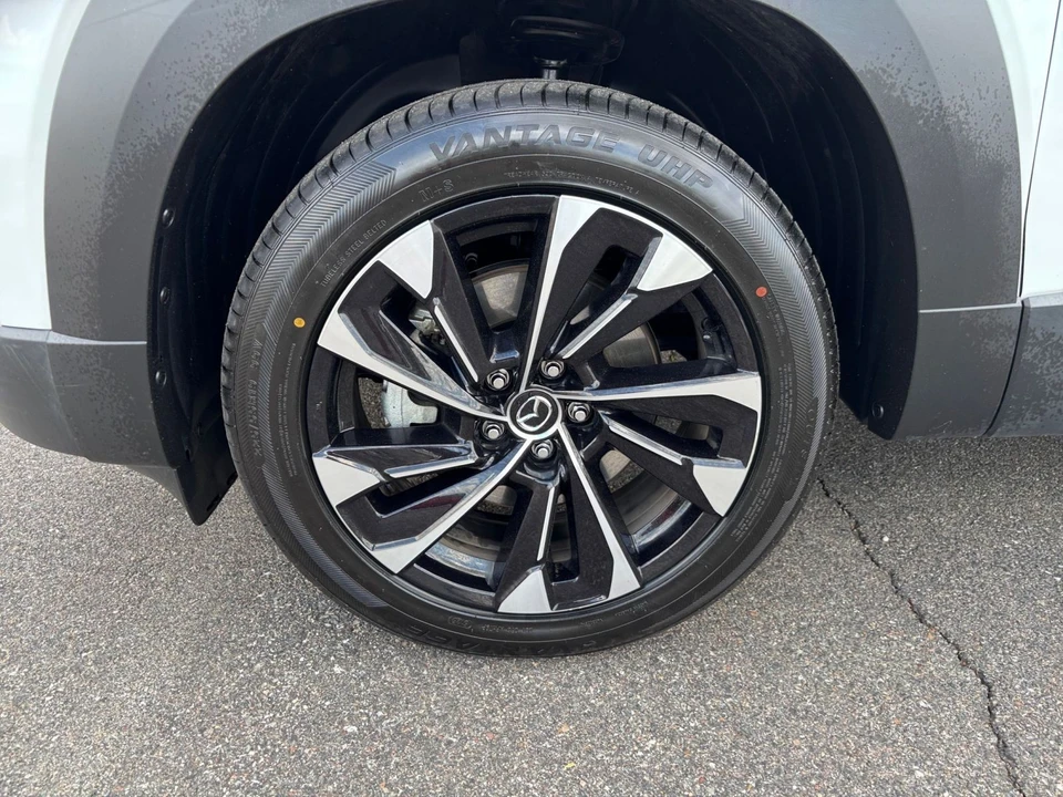 2025 Mazda CX-50 - Image 27 of 31