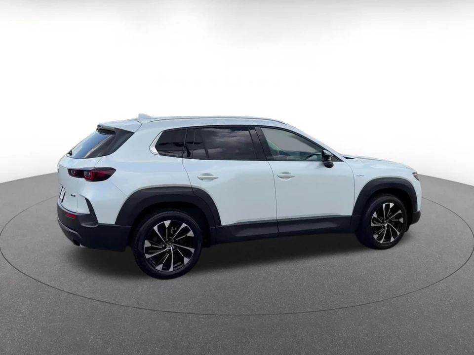 2025 Mazda CX-50 - Image 17 of 31