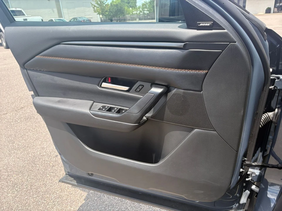 2025 Mazda CX-50 - Image 20 of 31