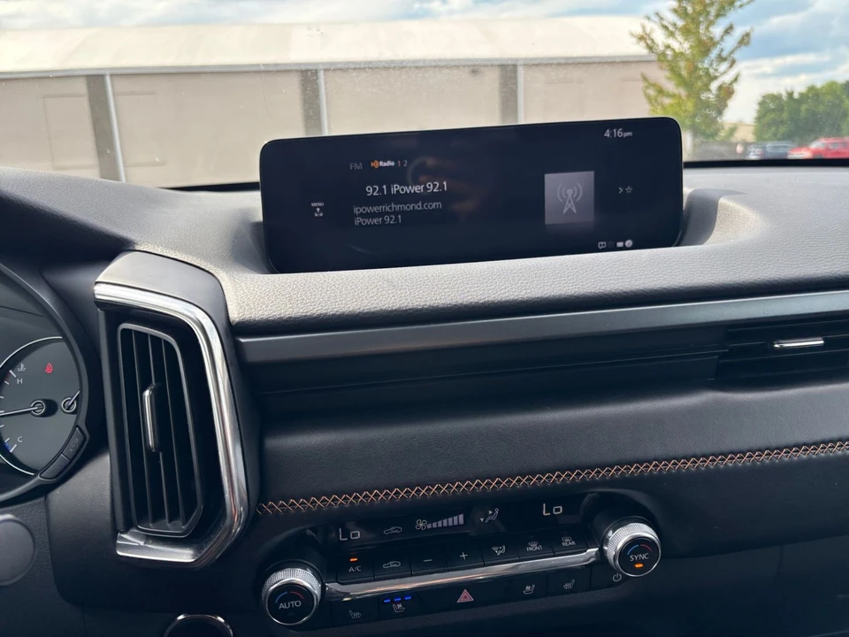 2025 Mazda CX-50 - Image 18 of 31