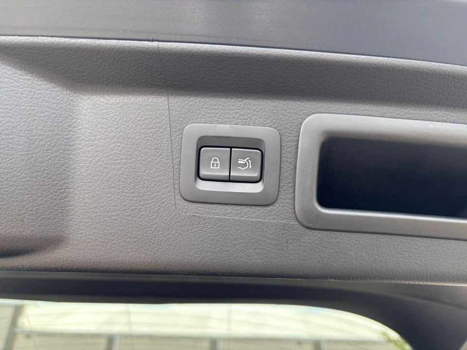 2025 Mazda CX-50 - Image 26 of 31