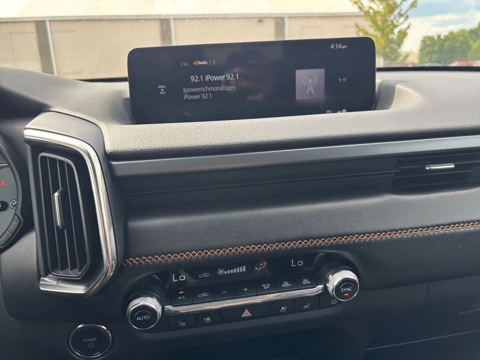 2025 Mazda CX-50 - Image 16 of 31