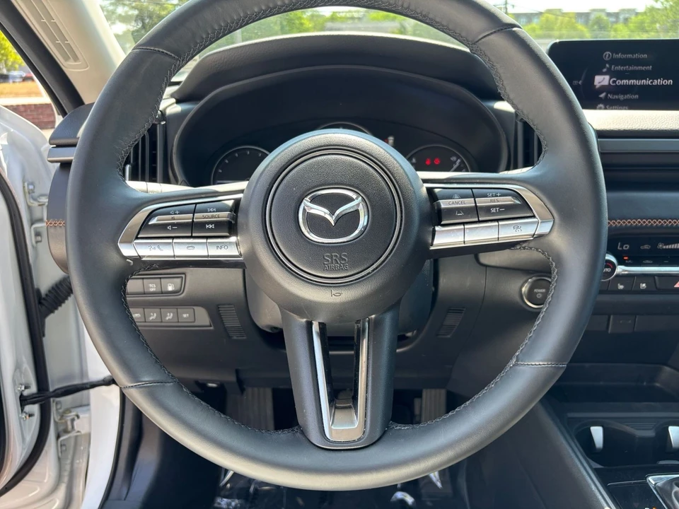 2025 Mazda CX-50 - Image 24 of 31