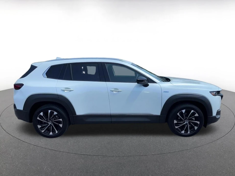 2025 Mazda CX-50 - Image 15 of 31