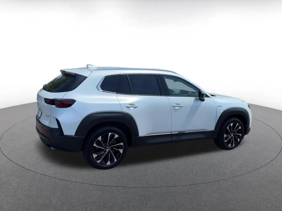 2025 Mazda CX-50 - Image 17 of 31