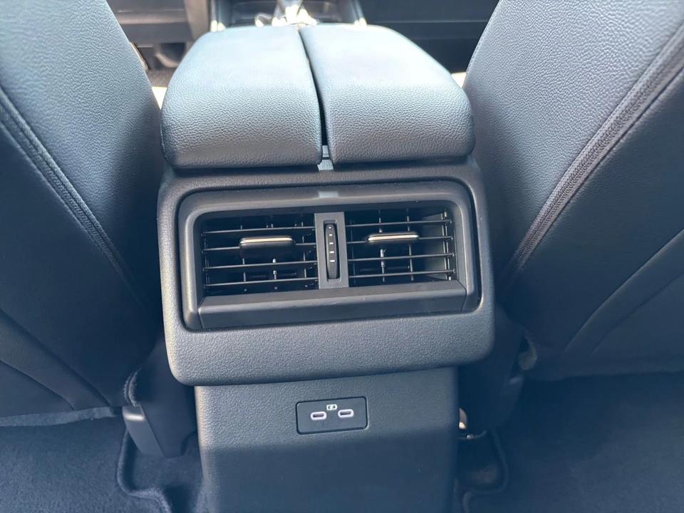 2025 Mazda CX-50 - Image 20 of 31