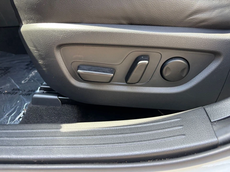 2025 Mazda CX-50 - Image 18 of 31