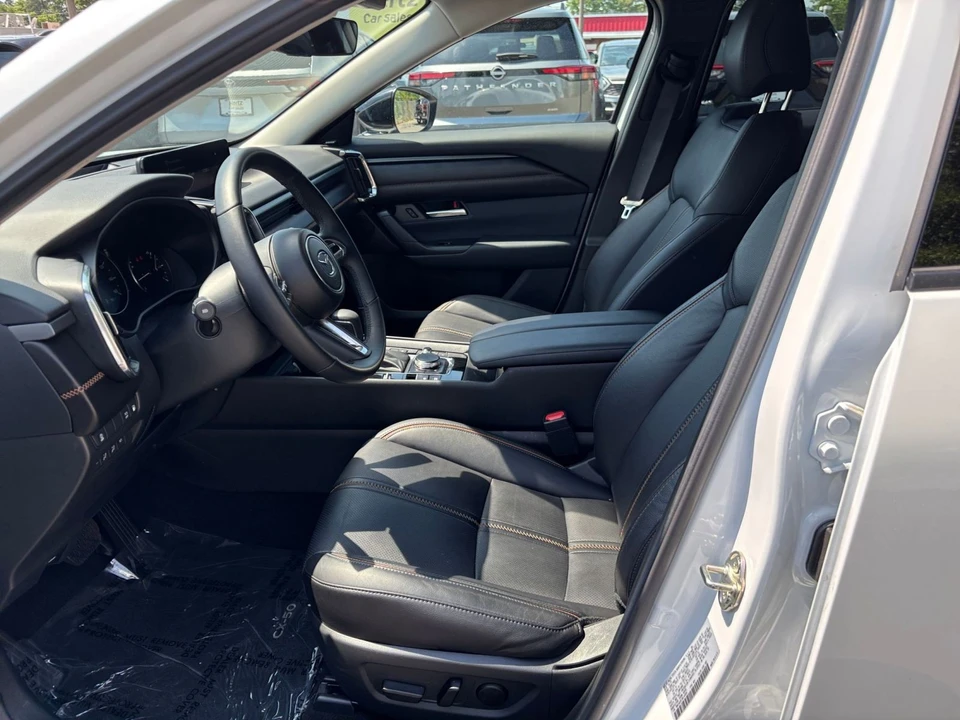 2025 Mazda CX-50 - Image 23 of 31