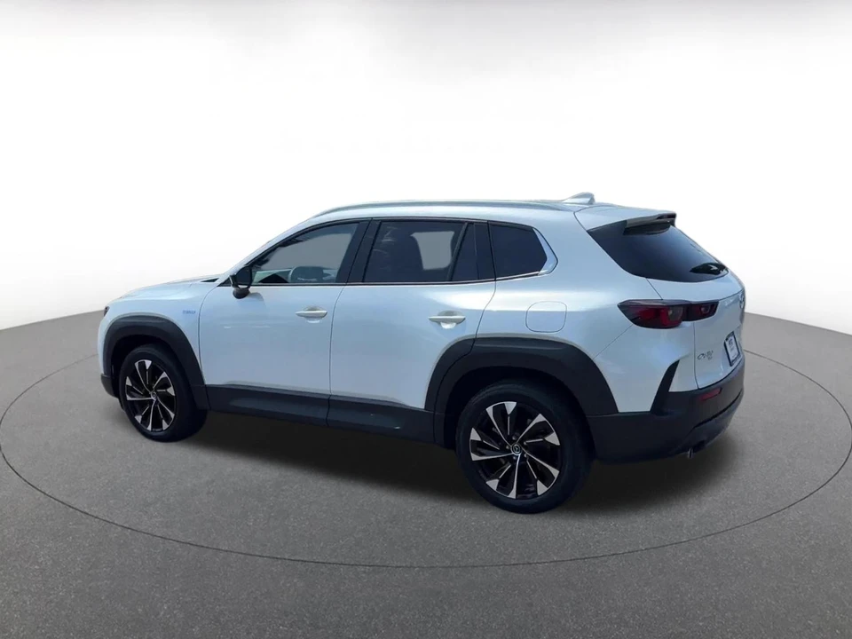 2025 Mazda CX-50 - Image 8 of 31