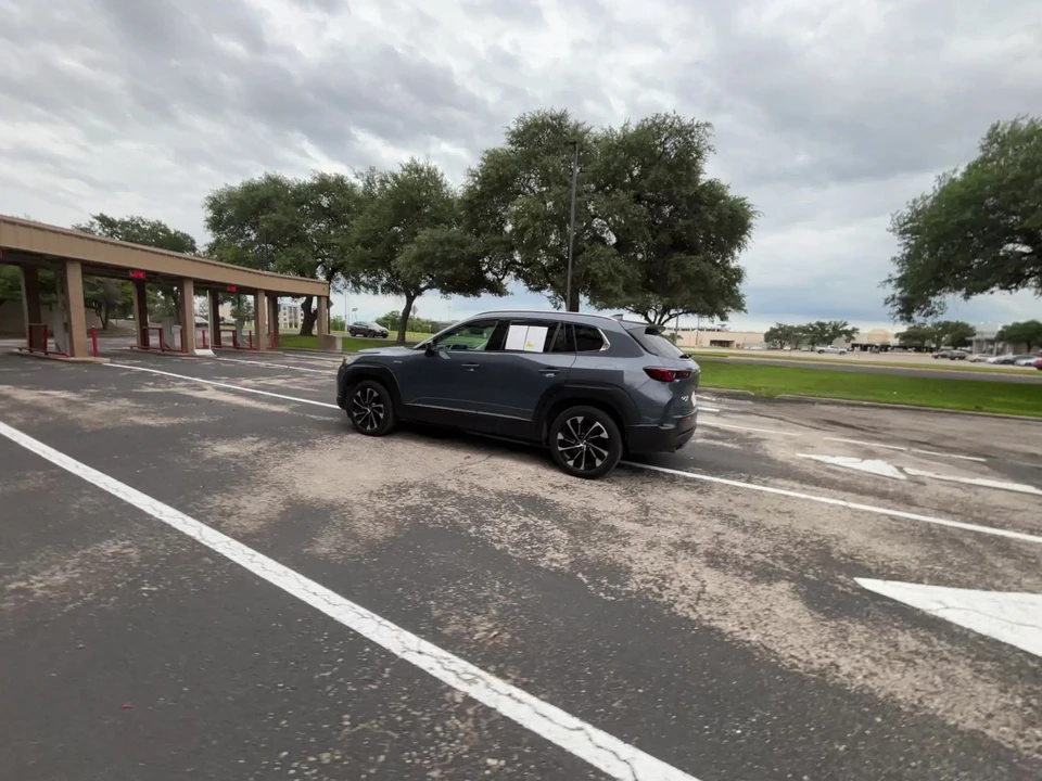 2025 Mazda CX-50 - Image 15 of 31