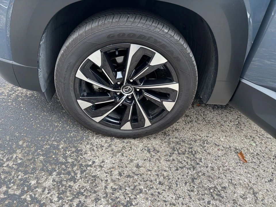 2025 Mazda CX-50 - Image 23 of 31