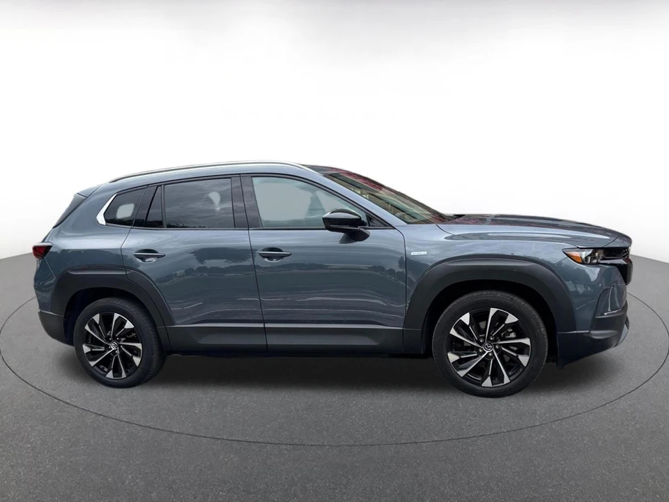 2025 Mazda CX-50 - Image 13 of 31