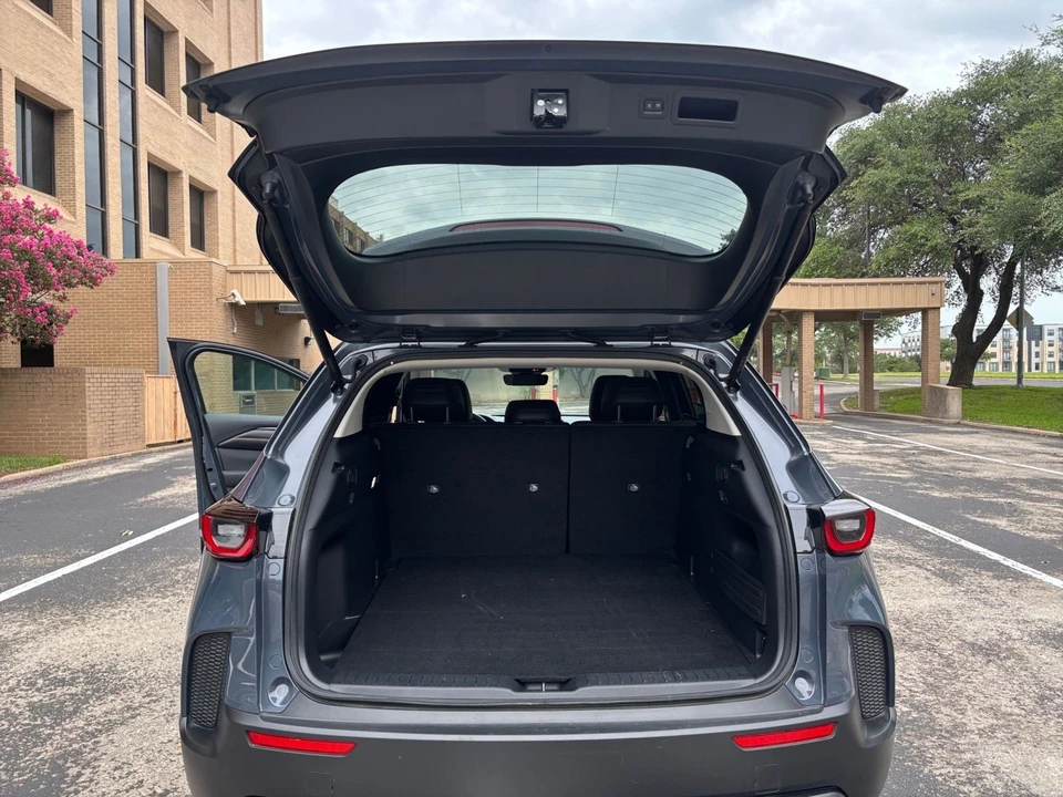 2025 Mazda CX-50 - Image 24 of 31