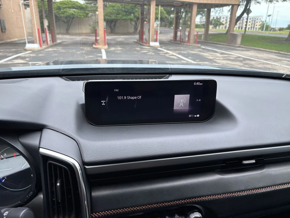 2025 Mazda CX-50 - Image 19 of 31