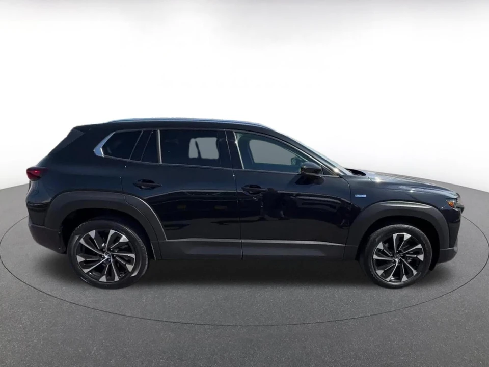 2025 Mazda CX-50 - Image 18 of 31
