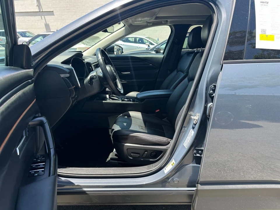 2025 Mazda CX-50 - Image 25 of 31