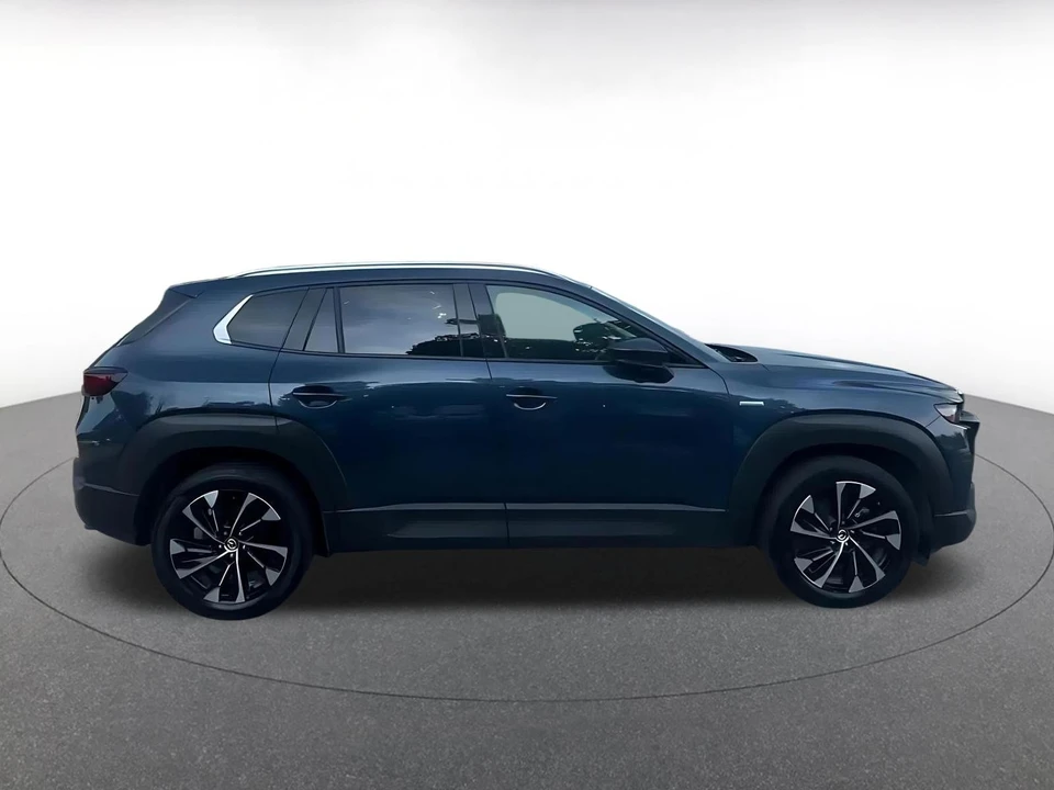 2025 Mazda CX-50 - Image 18 of 31