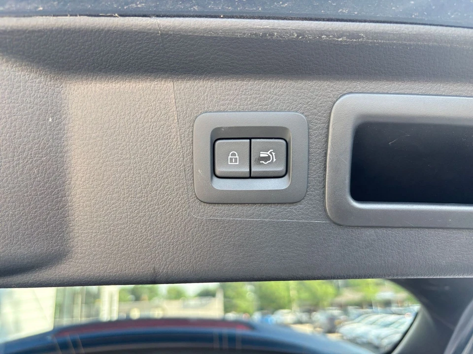 2025 Mazda CX-50 - Image 25 of 31