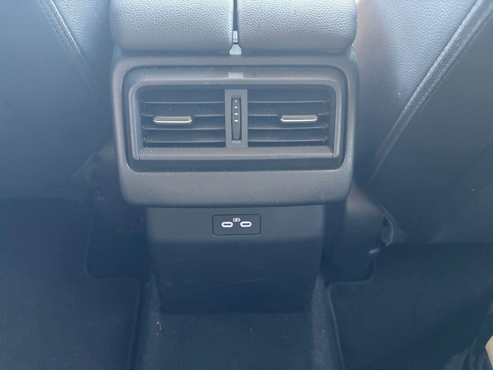 2025 Mazda CX-50 - Image 25 of 31