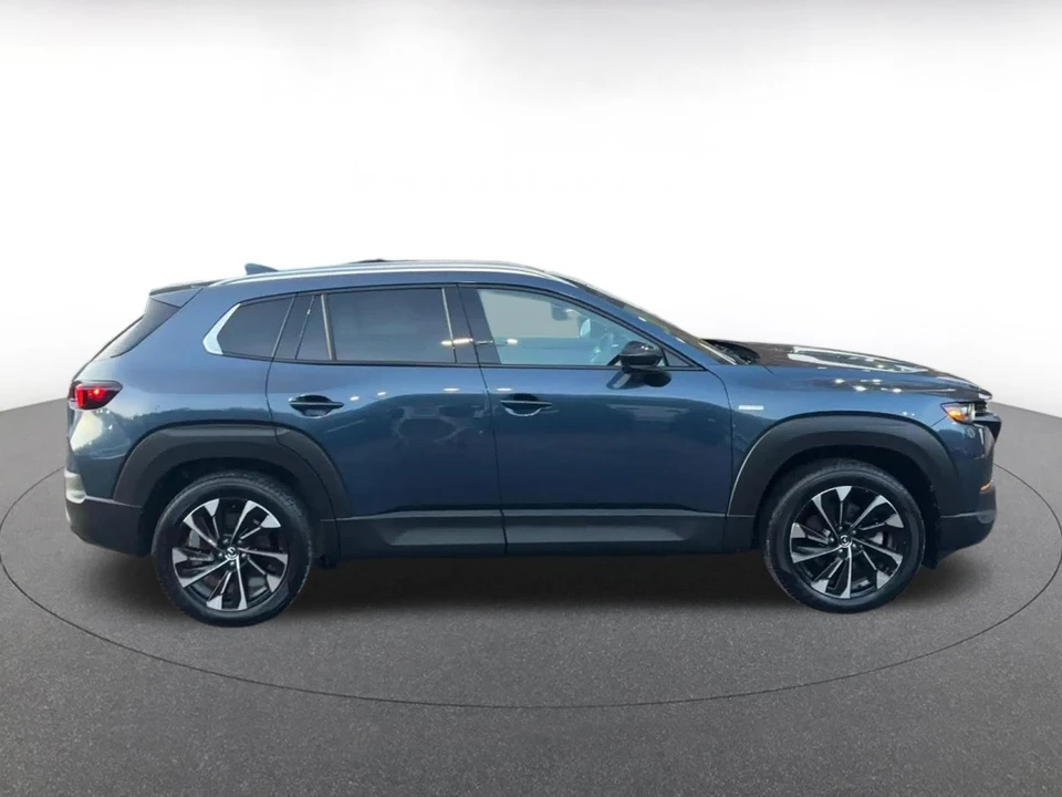 2025 Mazda CX-50 - Image 18 of 31