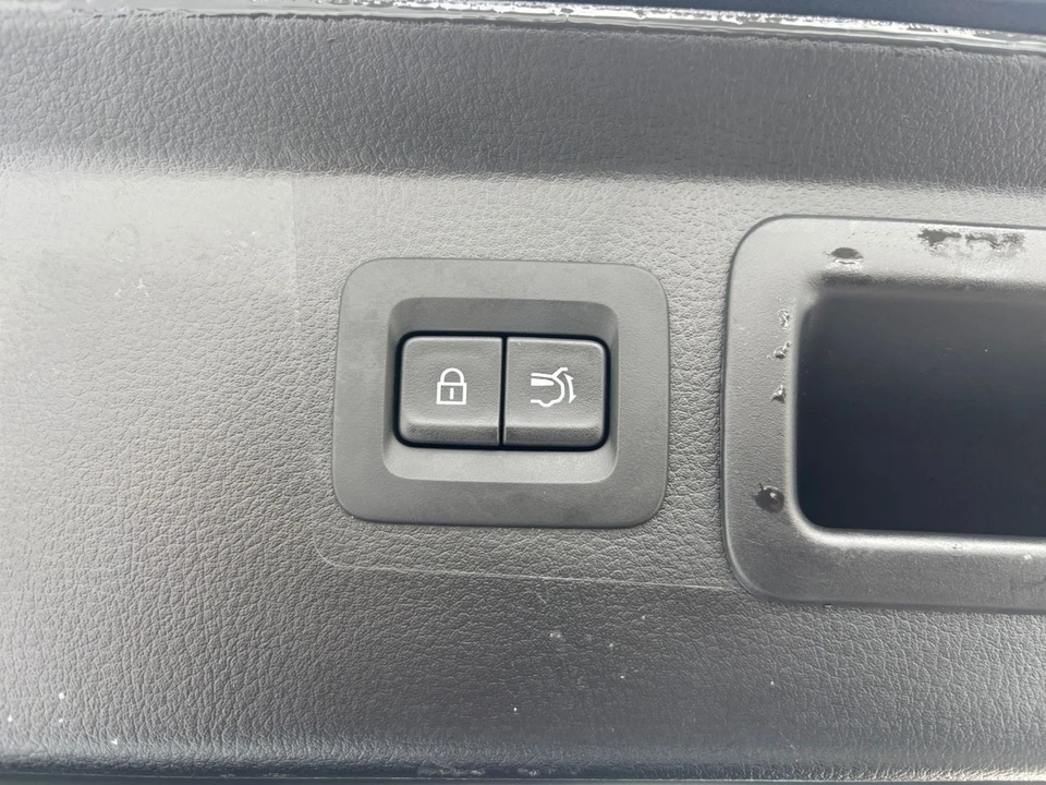 2025 Mazda CX-50 - Image 19 of 31