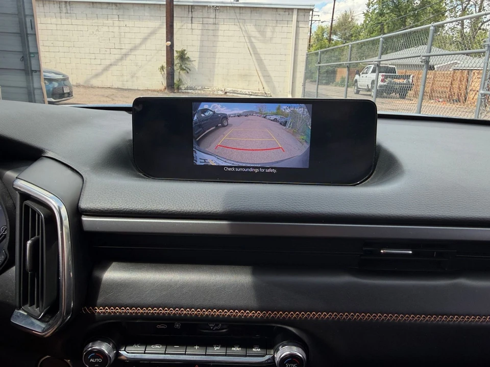 2025 Mazda CX-50 - Image 23 of 31