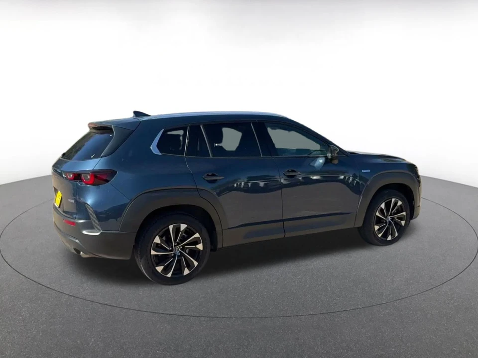 2025 Mazda CX-50 - Image 16 of 31