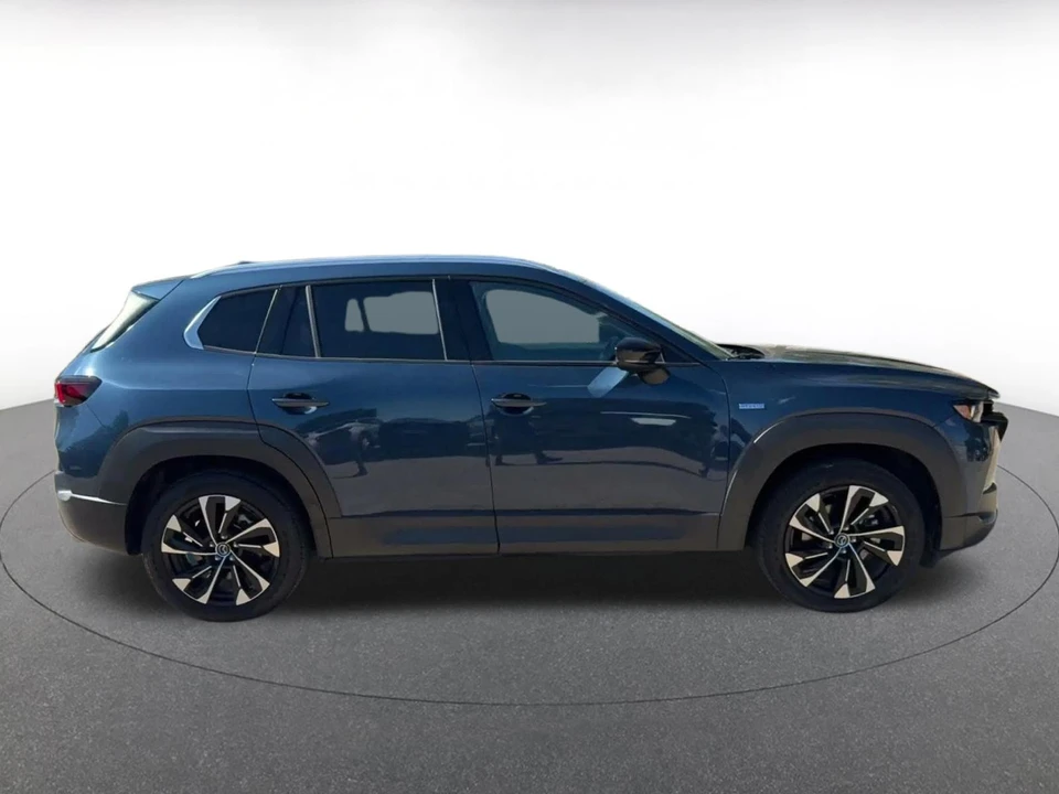 2025 Mazda CX-50 - Image 17 of 31